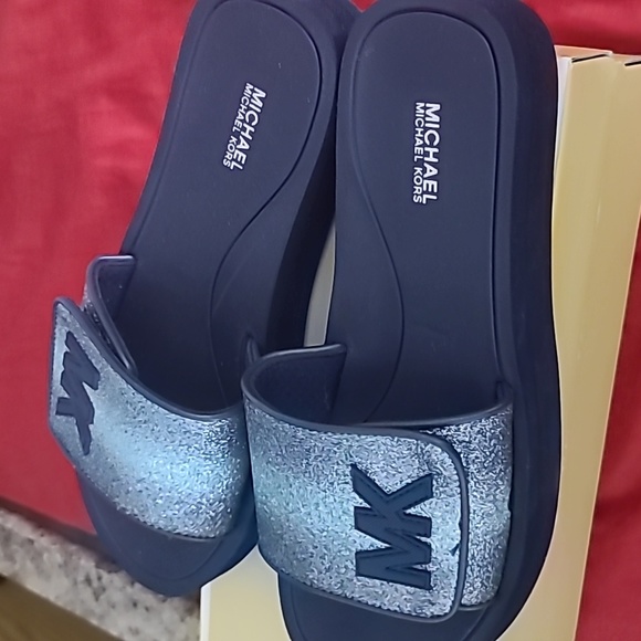 Slide - Picture 2 of 3